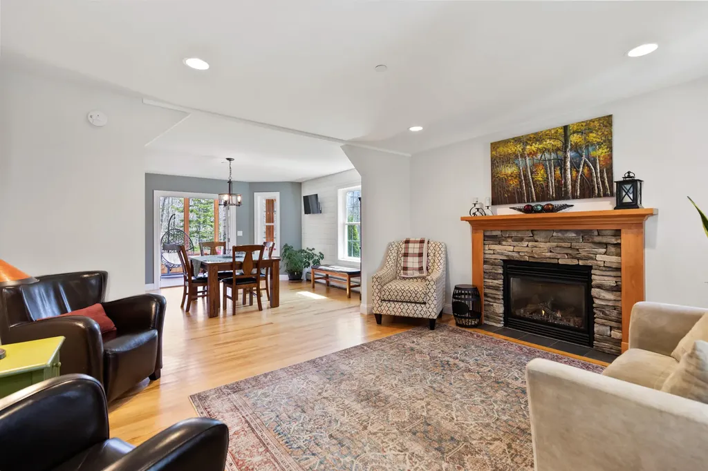20 Acorn Ridge Road Freeport ME 04032
