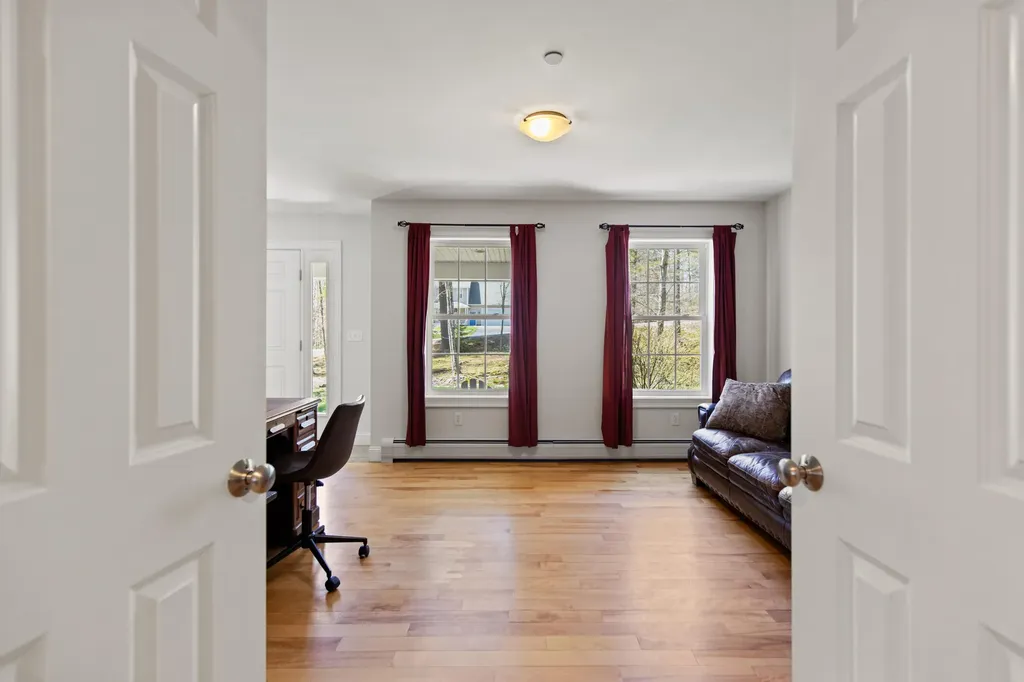 20 Acorn Ridge Road Freeport ME 04032