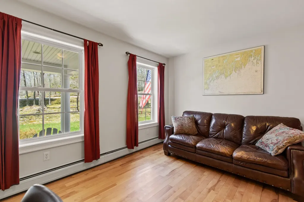 20 Acorn Ridge Road Freeport ME 04032