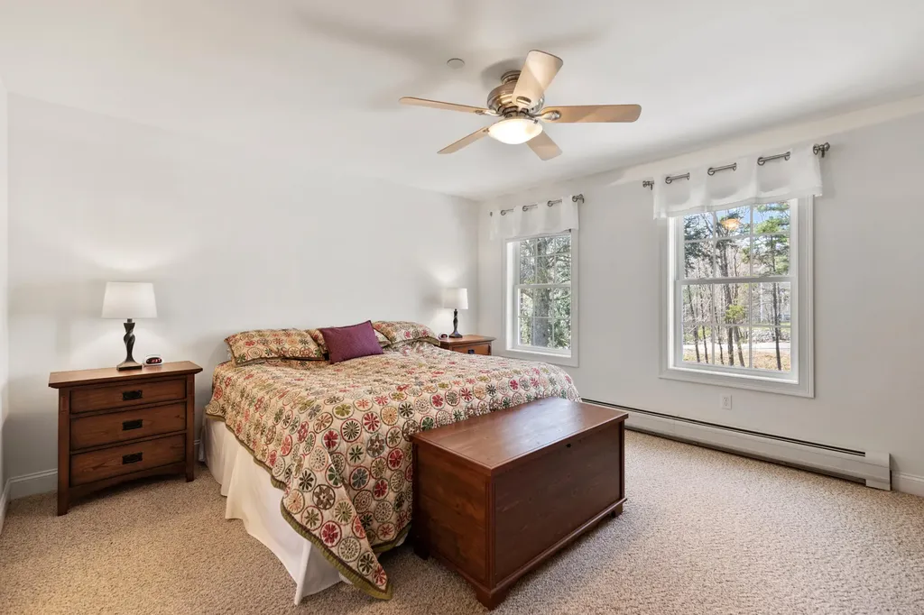 20 Acorn Ridge Road Freeport ME 04032