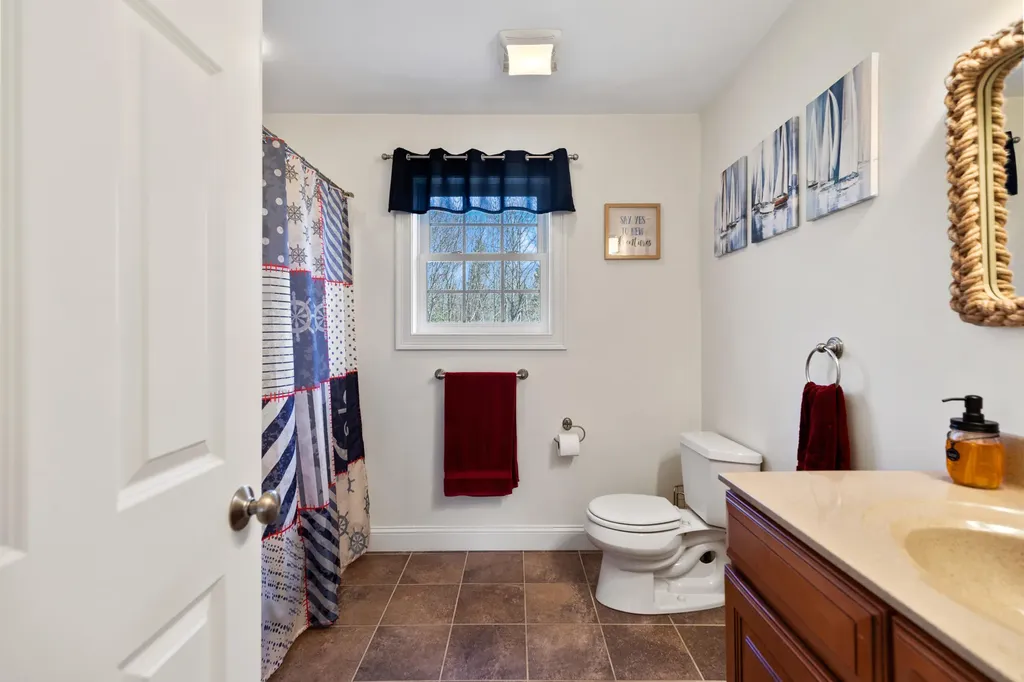 20 Acorn Ridge Road Freeport ME 04032