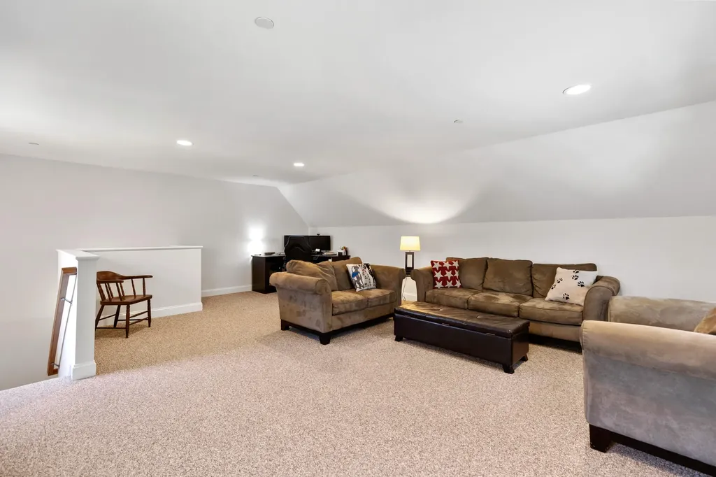20 Acorn Ridge Road Freeport ME 04032