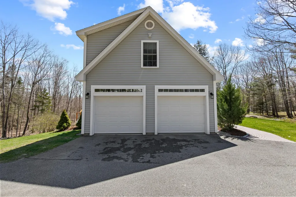 20 Acorn Ridge Road Freeport ME 04032