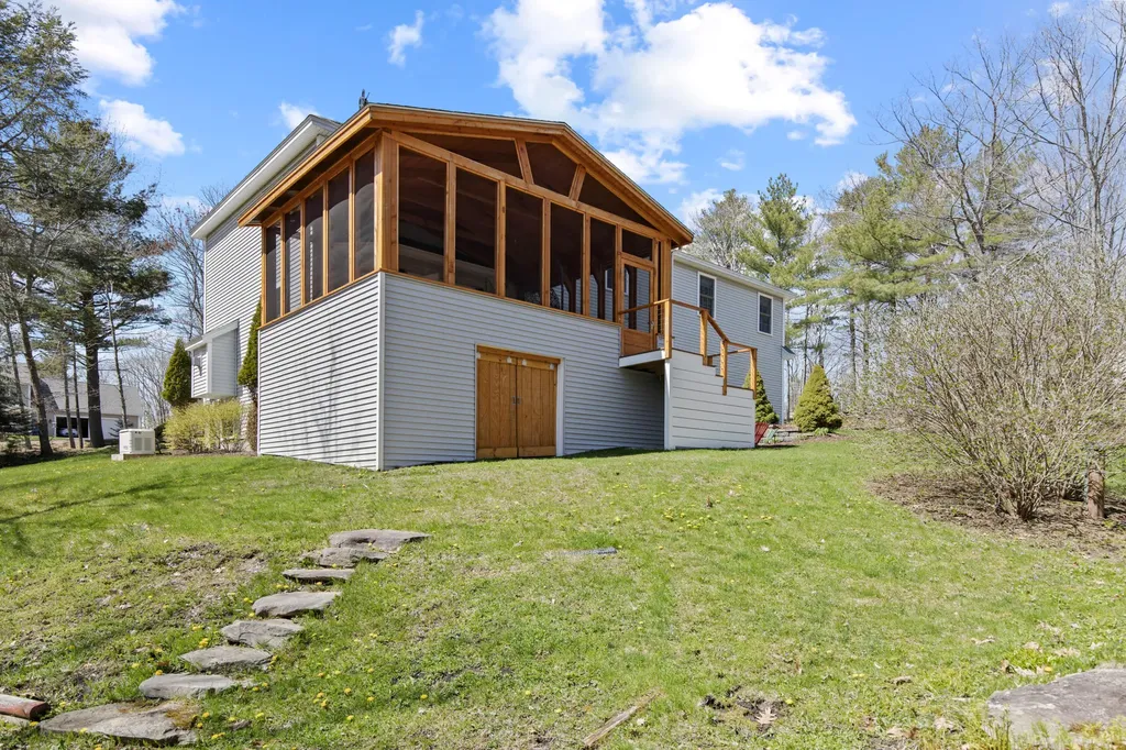 20 Acorn Ridge Road Freeport ME 04032