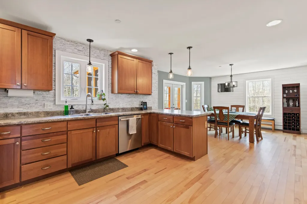20 Acorn Ridge Road Freeport ME 04032