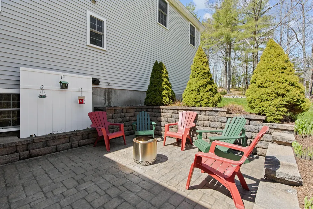 20 Acorn Ridge Road Freeport ME 04032