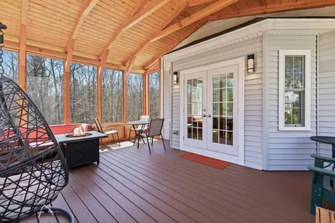 20 Acorn Ridge Road Freeport ME 04032