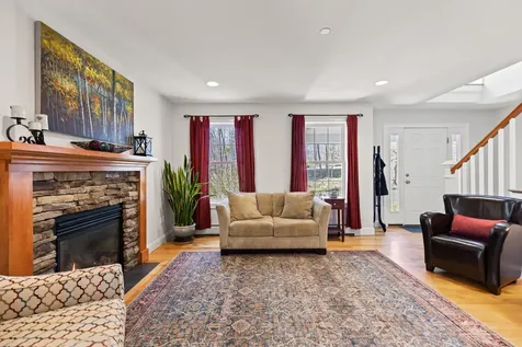 20 Acorn Ridge Road Freeport ME 04032