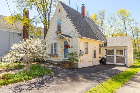 32 Chestnut Street Rockland ME 04841