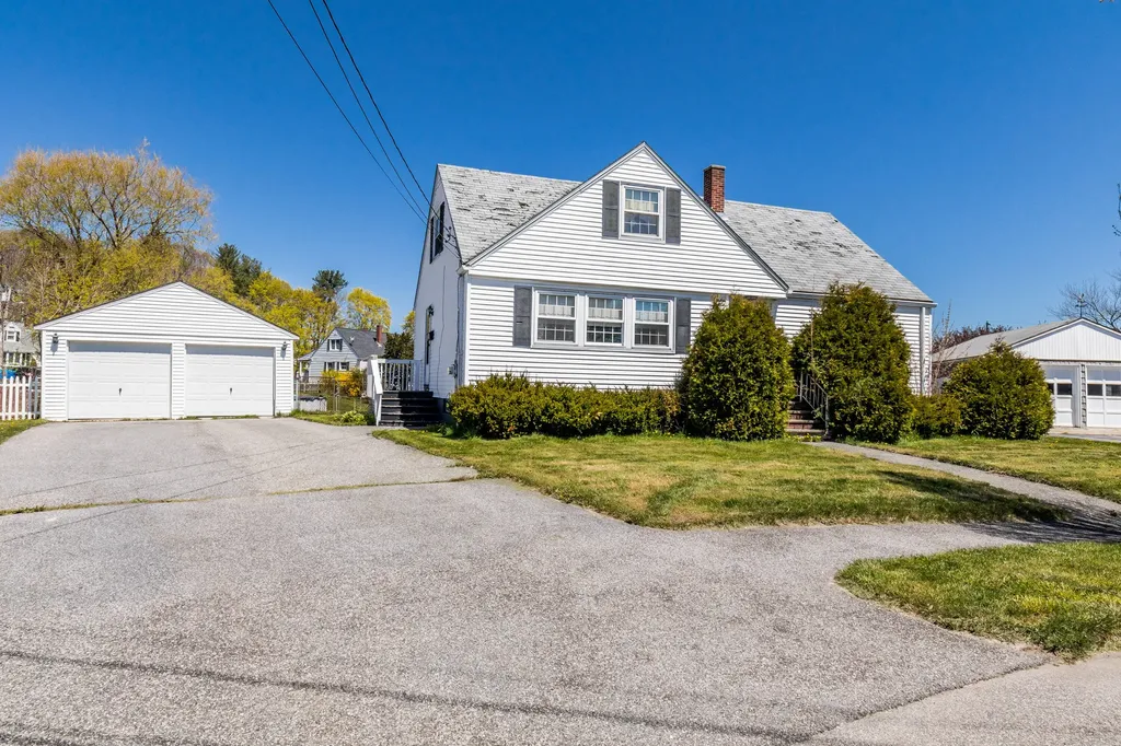 27 Samuel Road Portland ME 04103