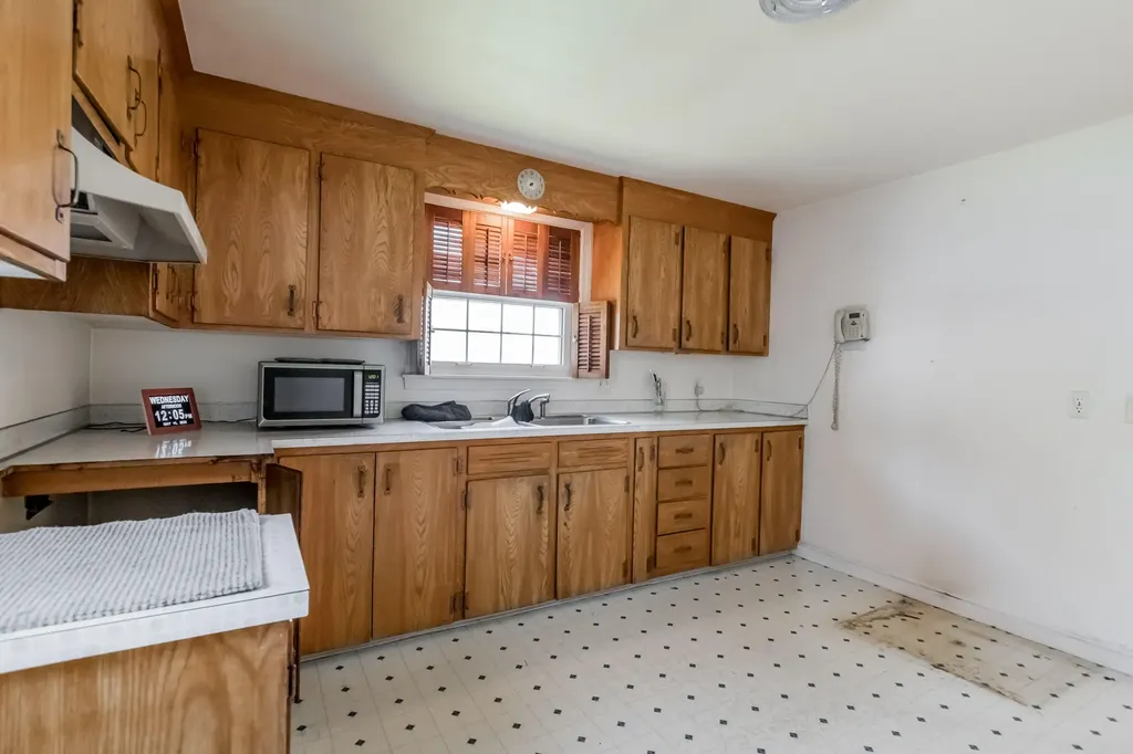 27 Samuel Road Portland ME 04103