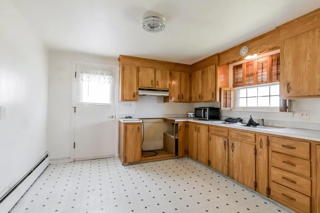 27 Samuel Road Portland ME 04103