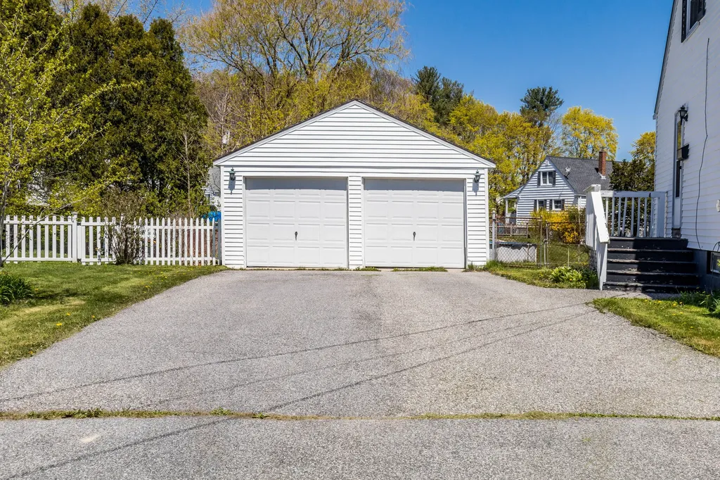 27 Samuel Road Portland ME 04103