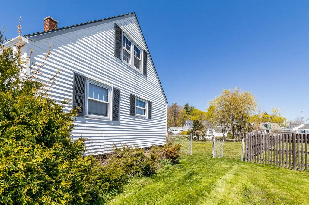 27 Samuel Road Portland ME 04103