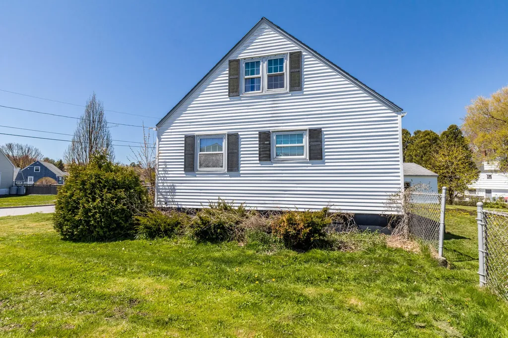 27 Samuel Road Portland ME 04103