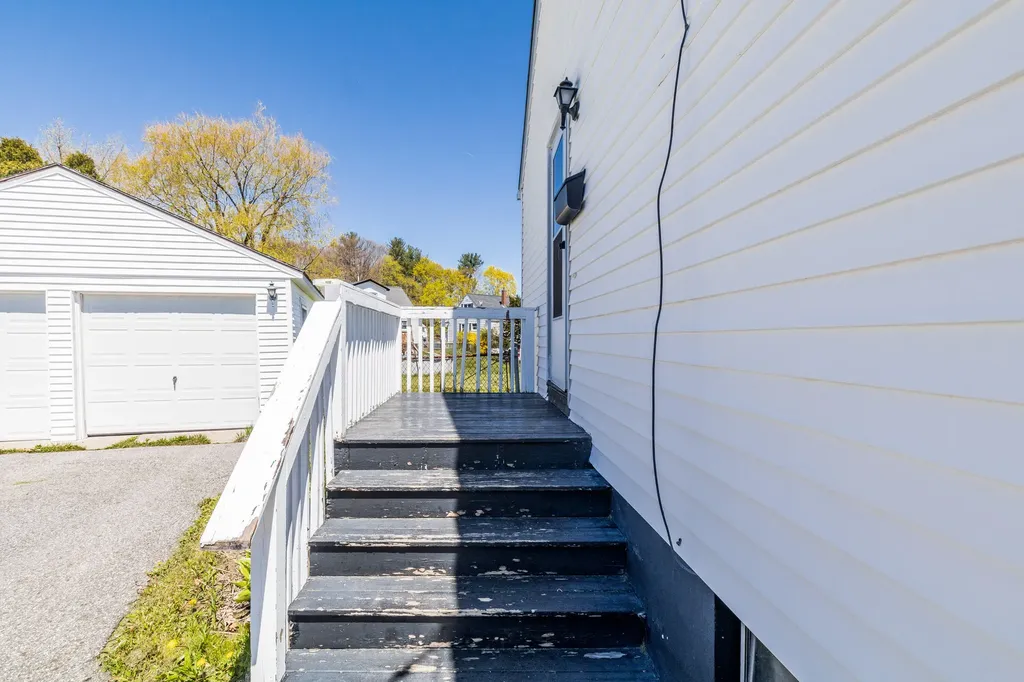 27 Samuel Road Portland ME 04103