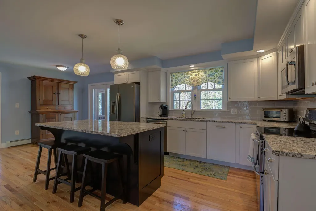 4 Tanglewood Circle Scarborough ME 04074