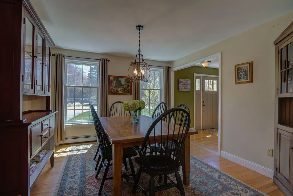 4 Tanglewood Circle Scarborough ME 04074