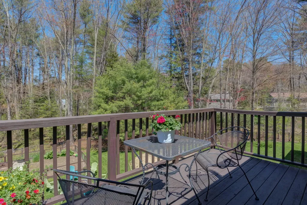 4 Tanglewood Circle Scarborough ME 04074