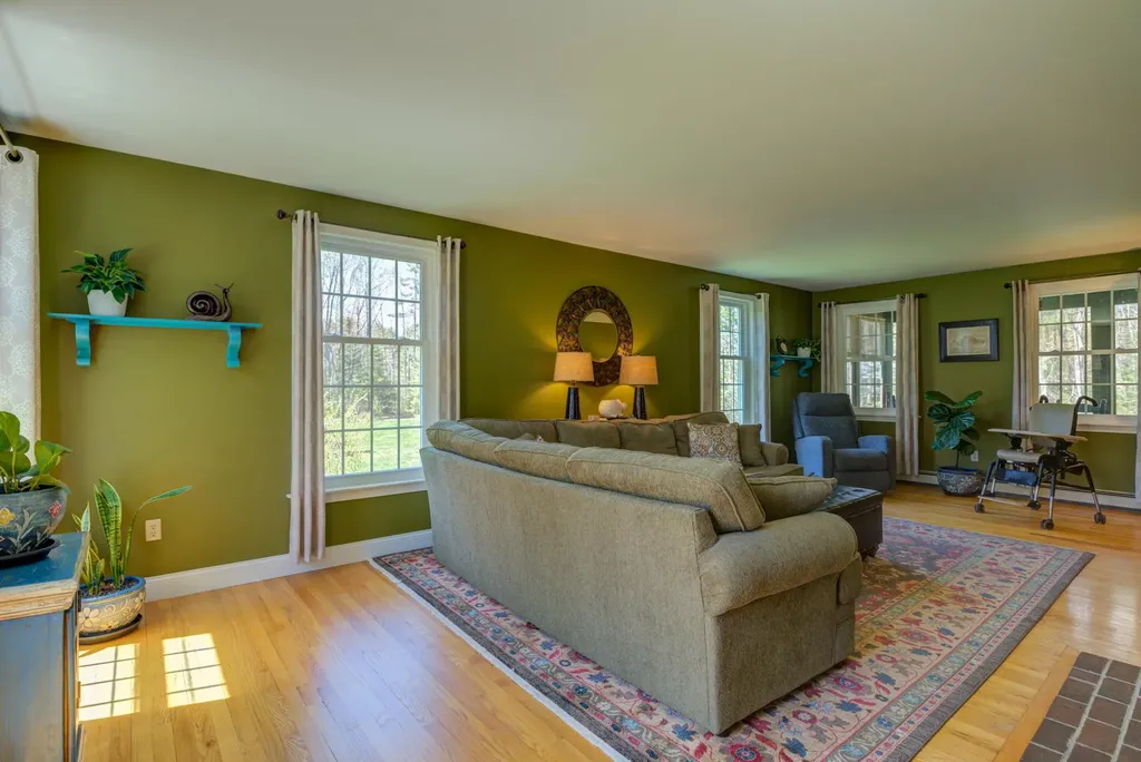 4 Tanglewood Circle Scarborough ME 04074