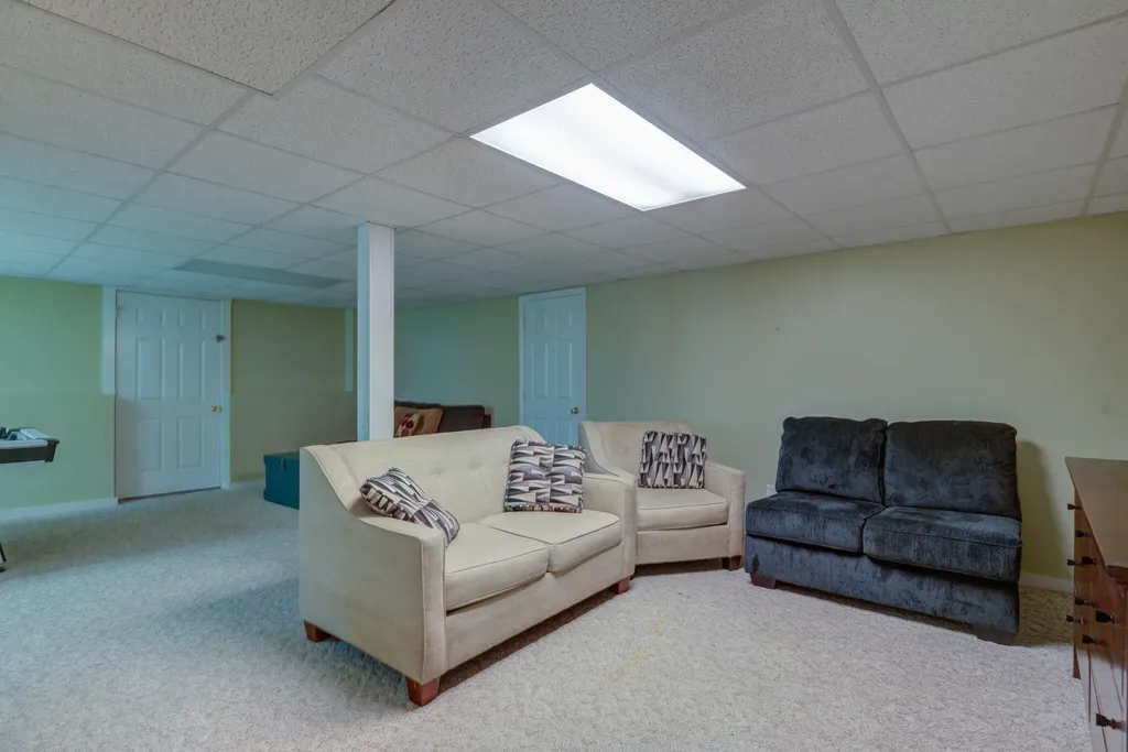4 Tanglewood Circle Scarborough ME 04074