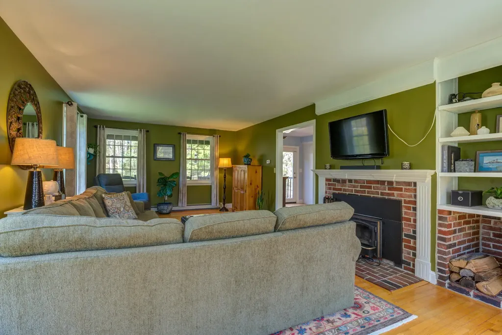 4 Tanglewood Circle Scarborough ME 04074