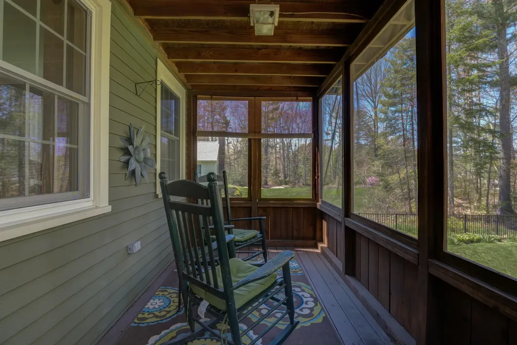 4 Tanglewood Circle Scarborough ME 04074