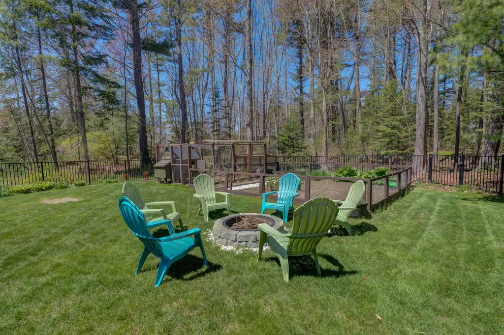 4 Tanglewood Circle Scarborough ME 04074