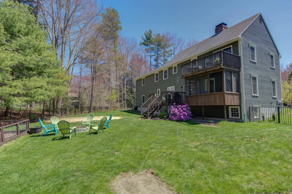 4 Tanglewood Circle Scarborough ME 04074