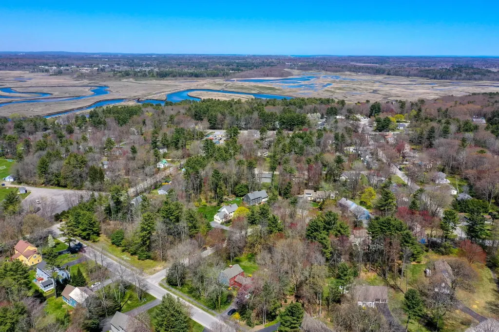 4 Tanglewood Circle Scarborough ME 04074