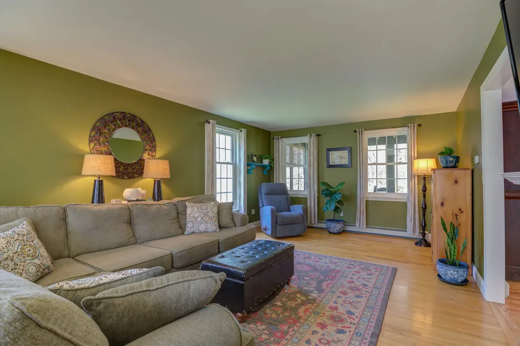 4 Tanglewood Circle Scarborough ME 04074