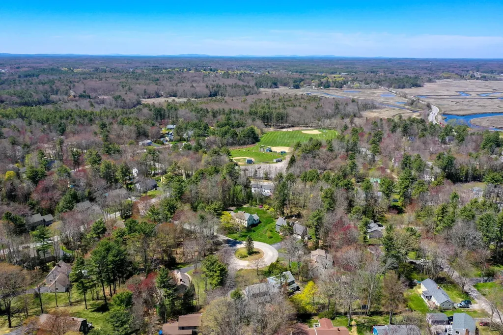4 Tanglewood Circle Scarborough ME 04074