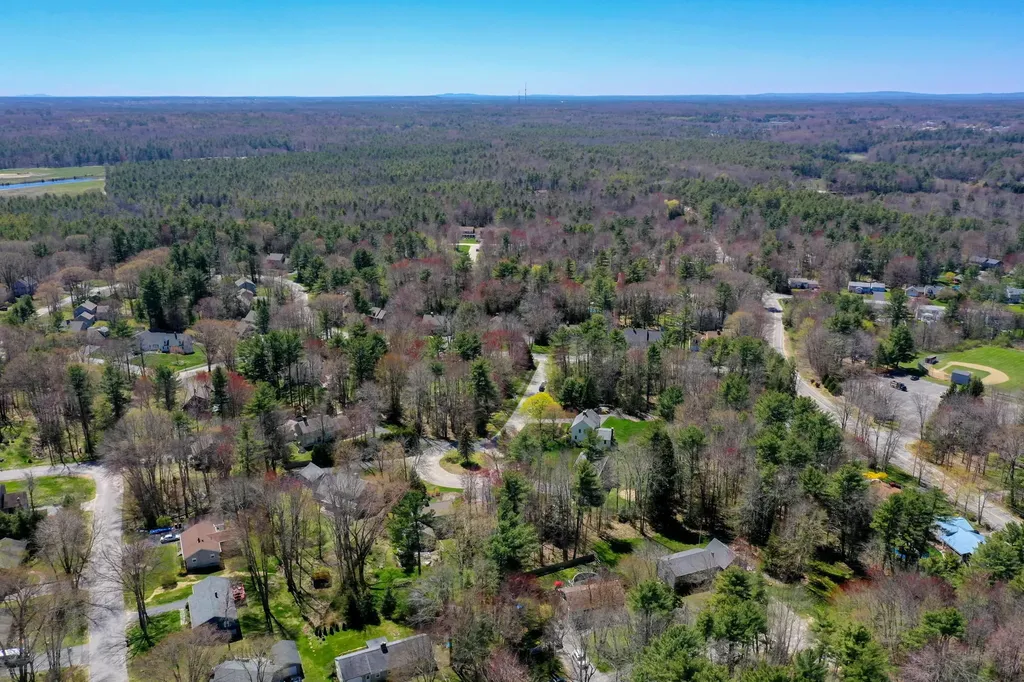 4 Tanglewood Circle Scarborough ME 04074