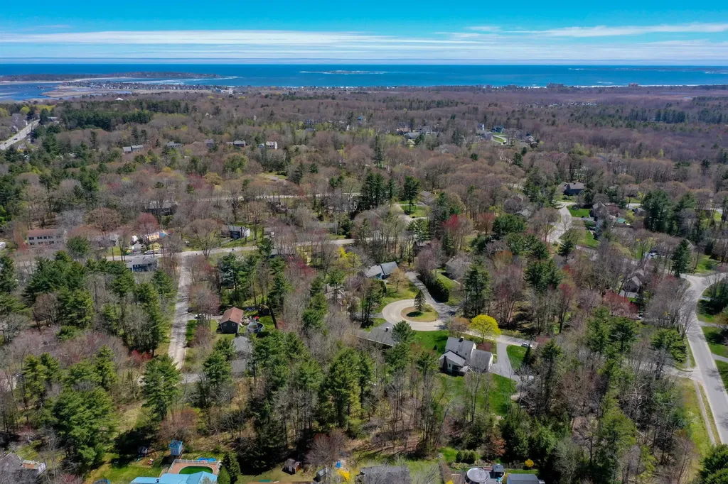 4 Tanglewood Circle Scarborough ME 04074