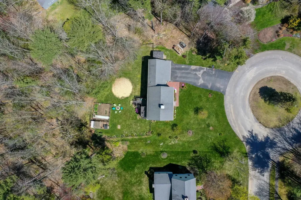 4 Tanglewood Circle Scarborough ME 04074