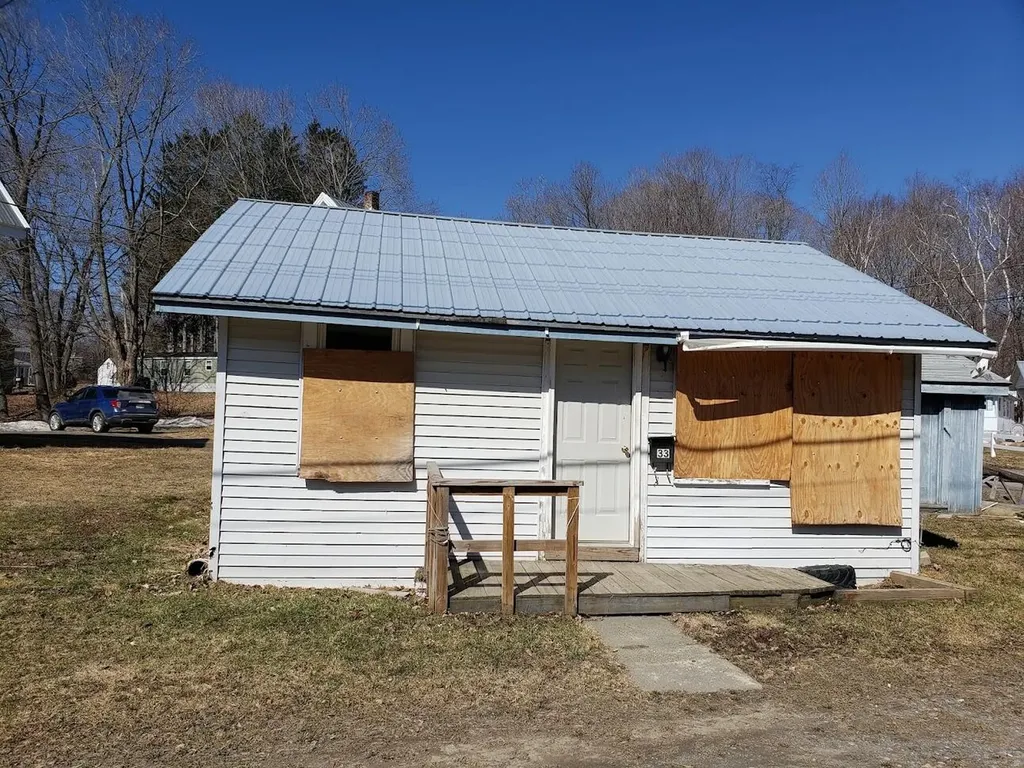 33 Water Street Dexter ME 04930