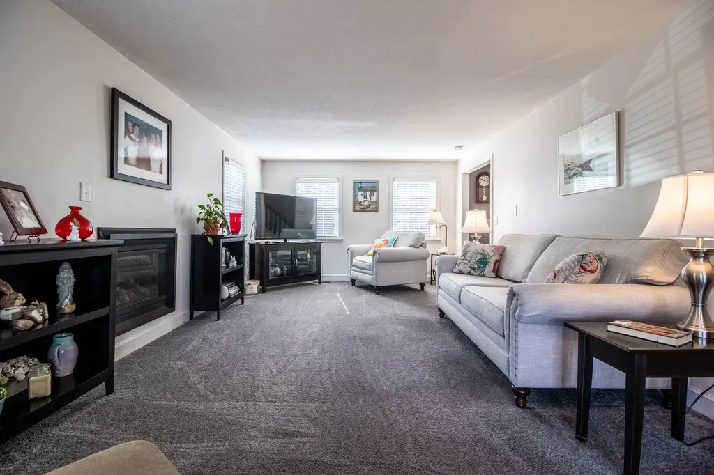 20 Woodside Drive Kennebunk ME 04043