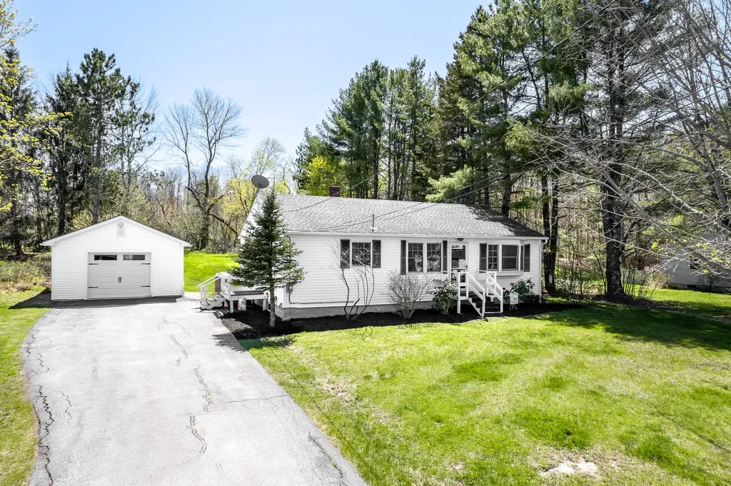 23 Elm Street W Hampden ME 04444