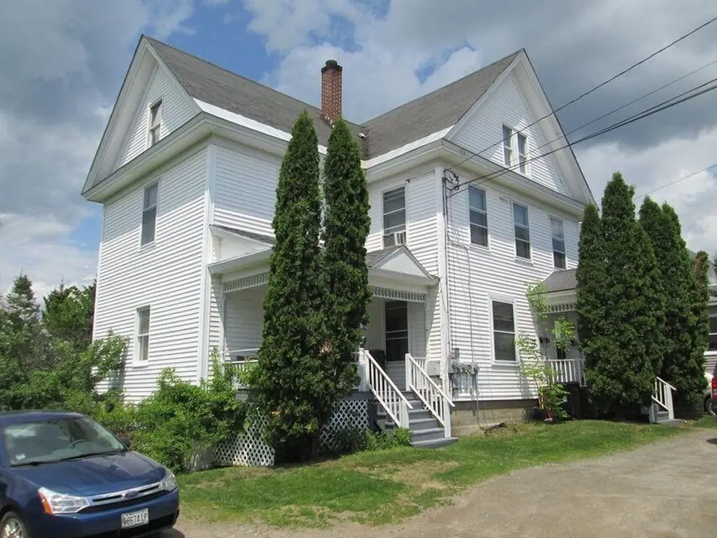102 Lee Road Lincoln ME 04457