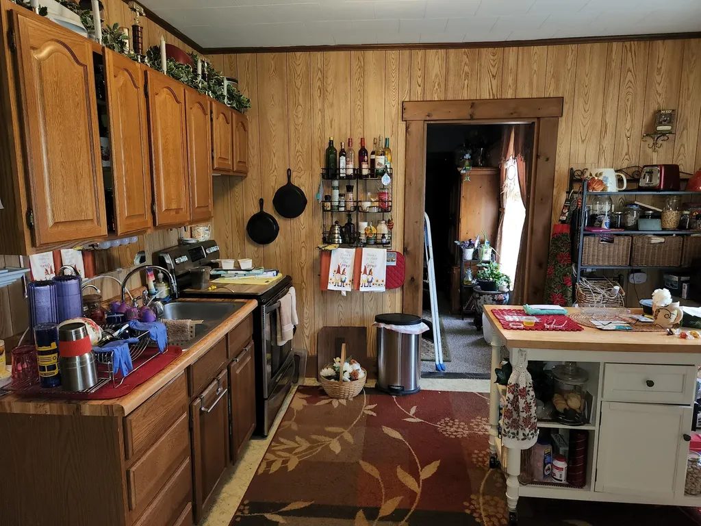 102 Lee Road Lincoln ME 04457