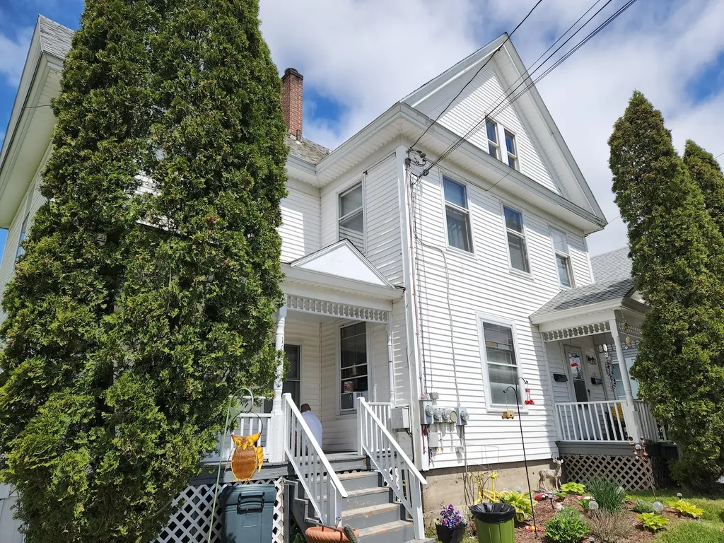 102 Lee Road Lincoln ME 04457