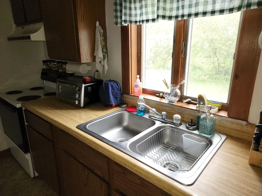 102 Lee Road Lincoln ME 04457