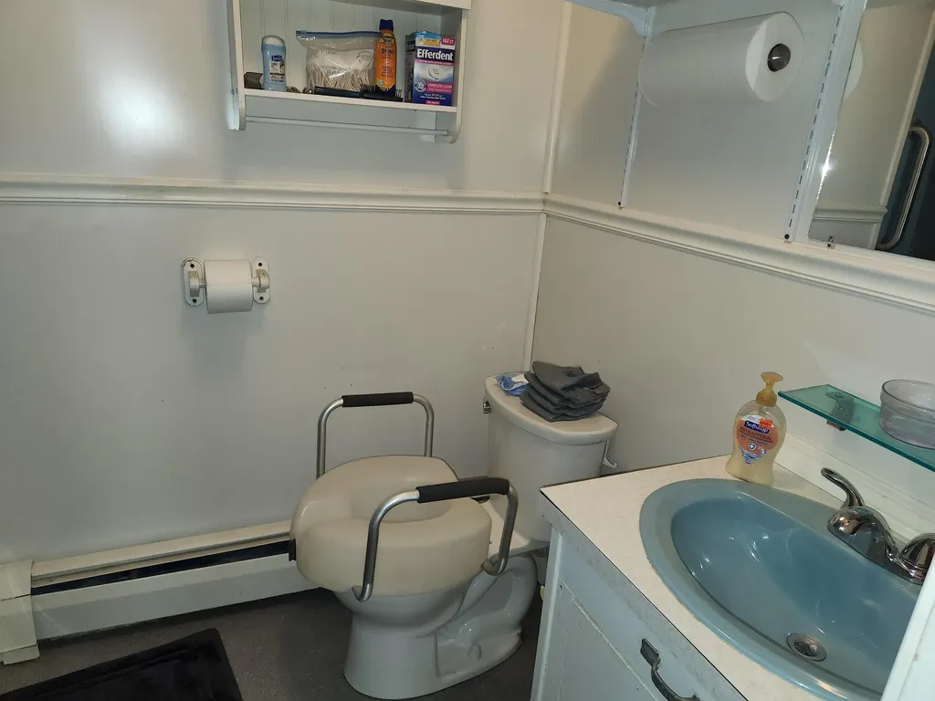 102 Lee Road Lincoln ME 04457