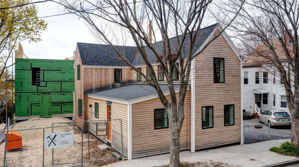 34 Hammond Street Portland ME 04101