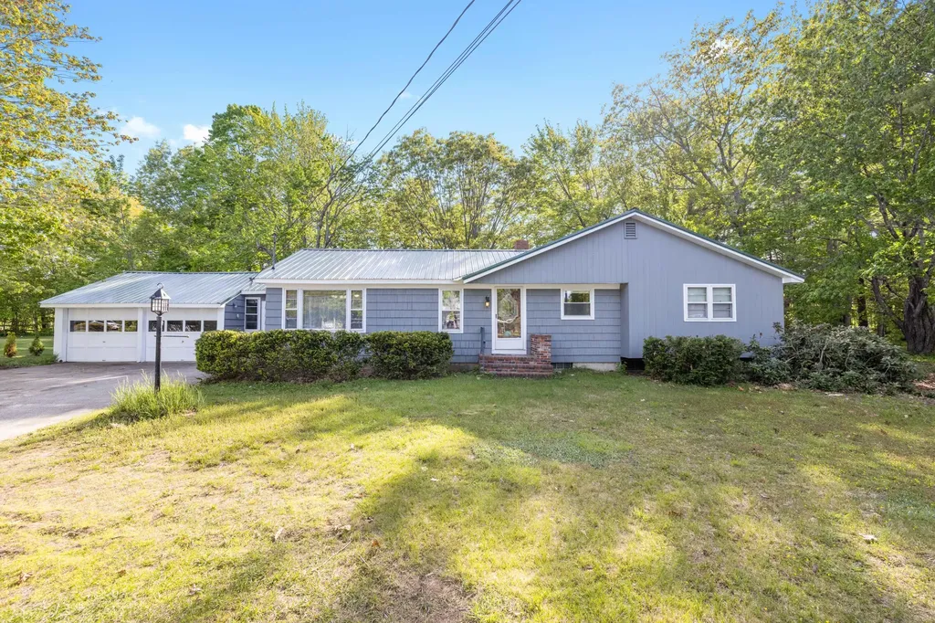 153 Shaker Road Gray ME 04039