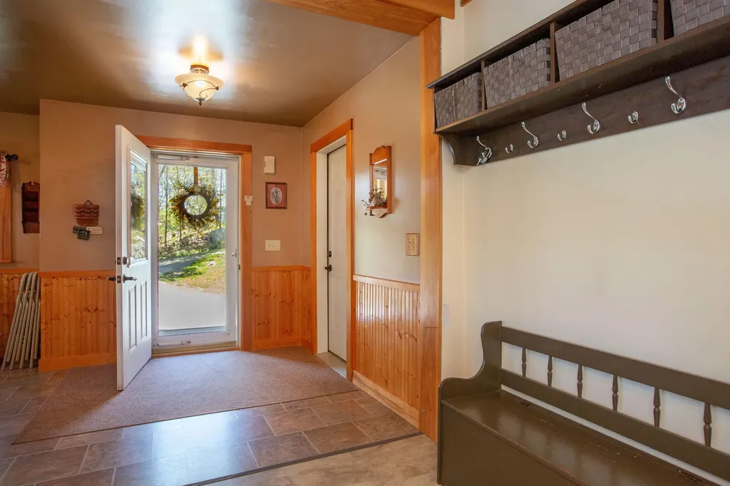 157 Old Bath Road Wiscasset ME 04578
