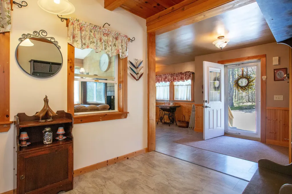 157 Old Bath Road Wiscasset ME 04578