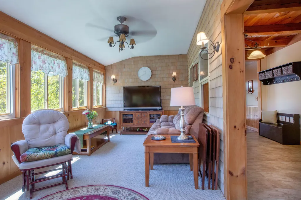 157 Old Bath Road Wiscasset ME 04578