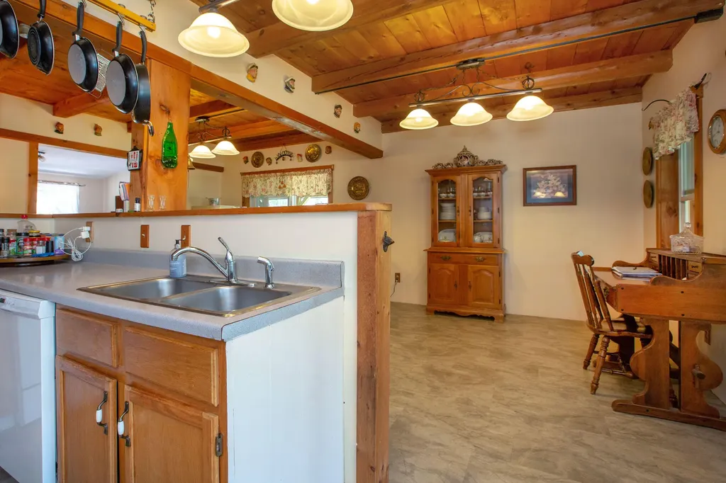 157 Old Bath Road Wiscasset ME 04578