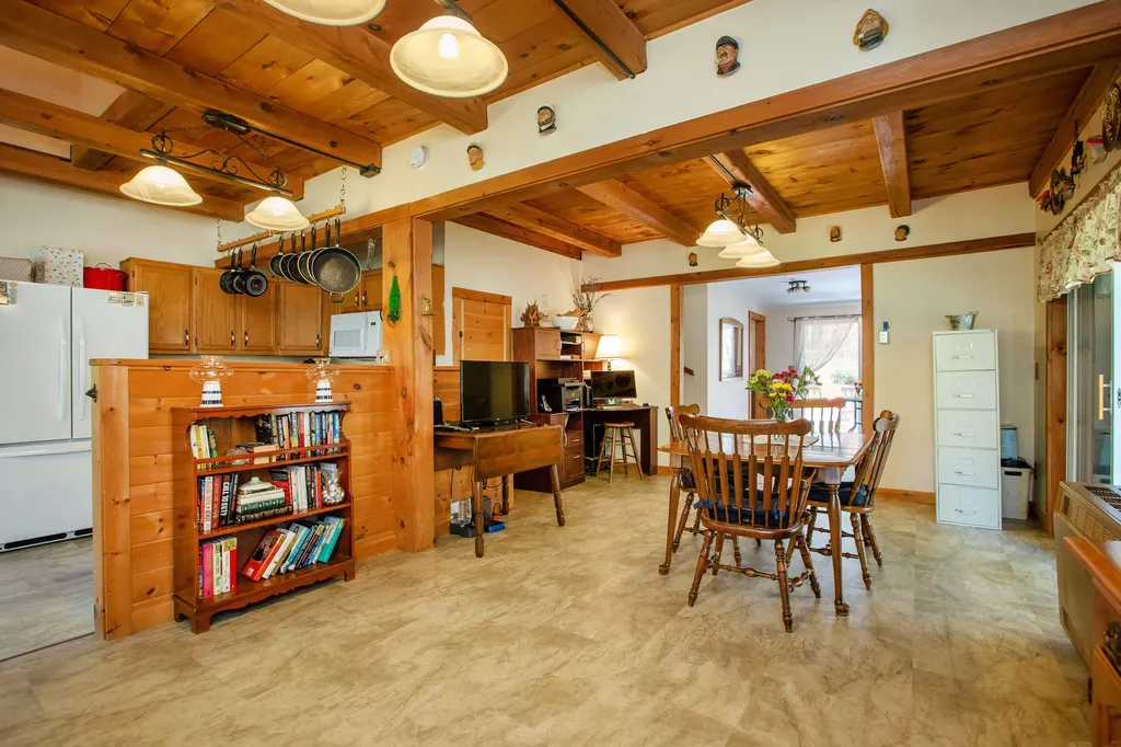 157 Old Bath Road Wiscasset ME 04578